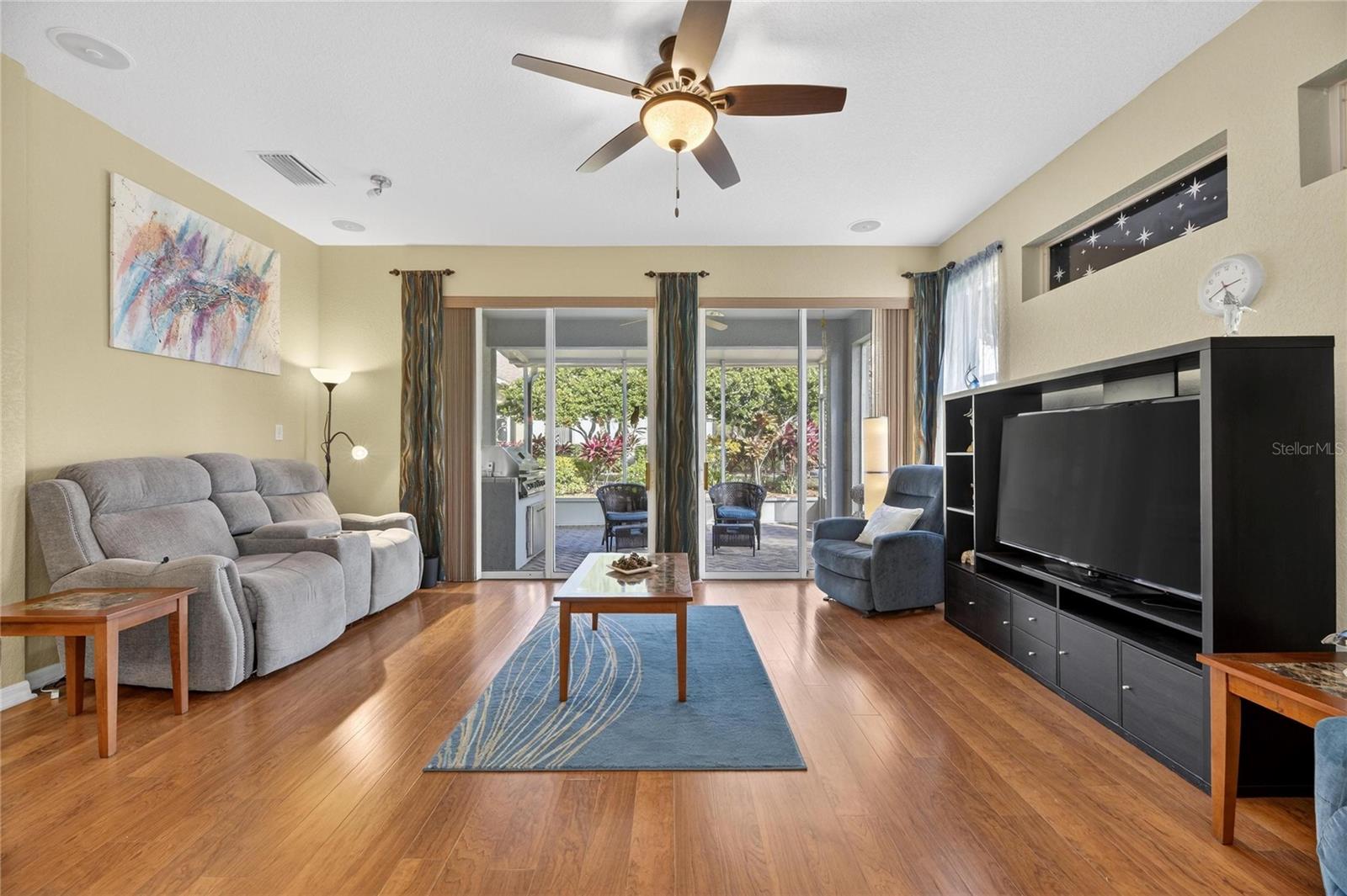 LYNDHURST CONDO - Residential