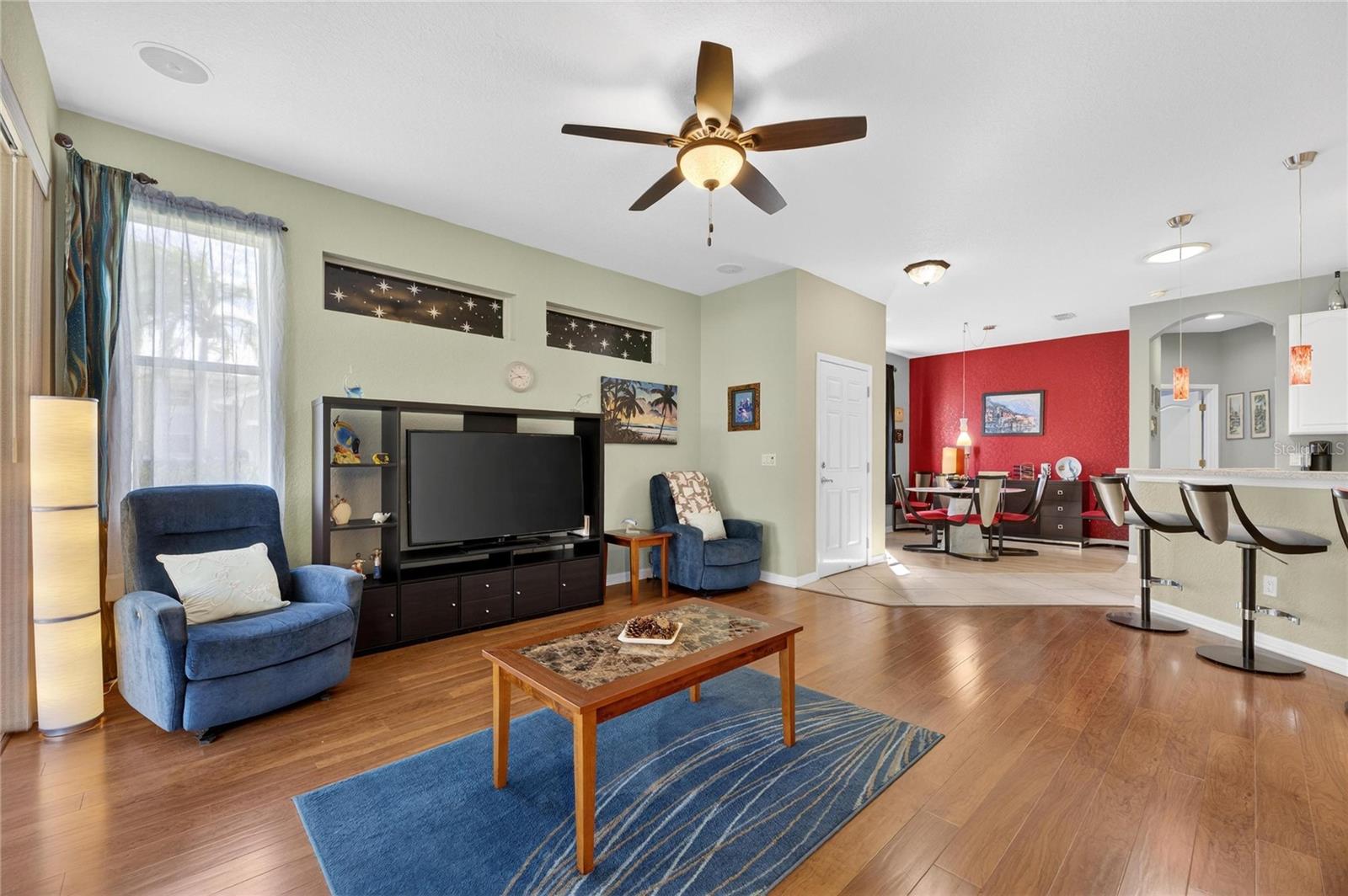 LYNDHURST CONDO - Residential