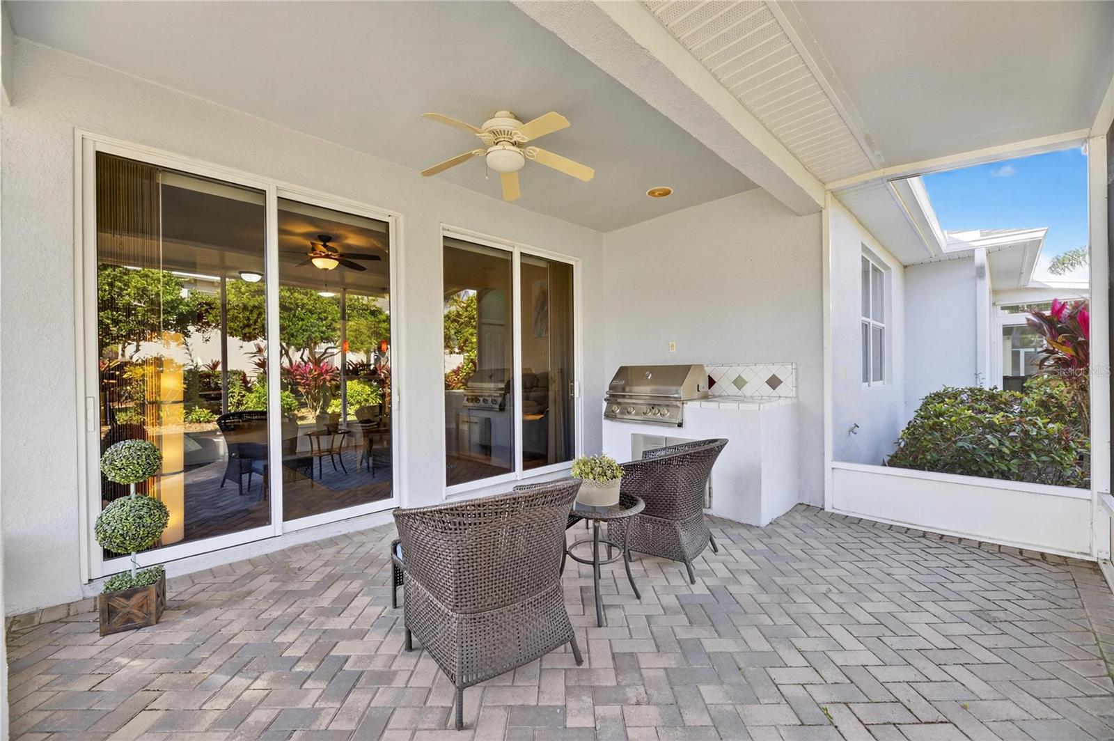 LYNDHURST CONDO - Residential