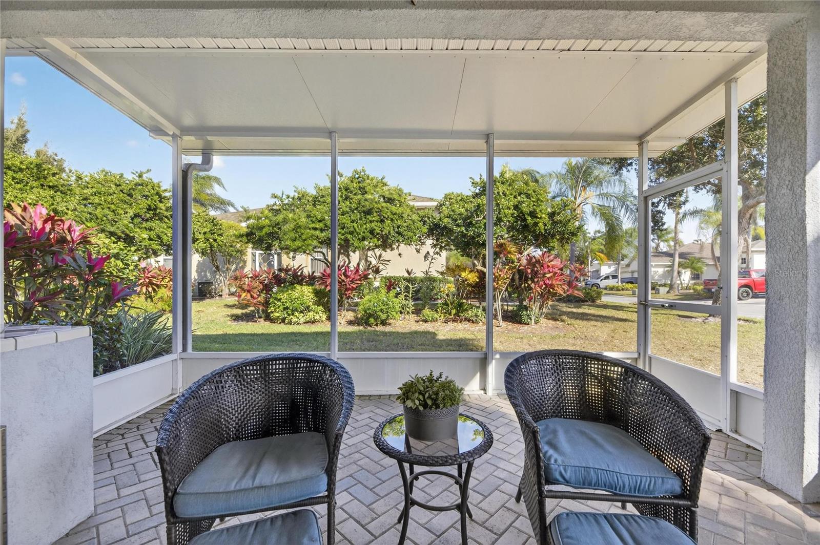 LYNDHURST CONDO - Residential