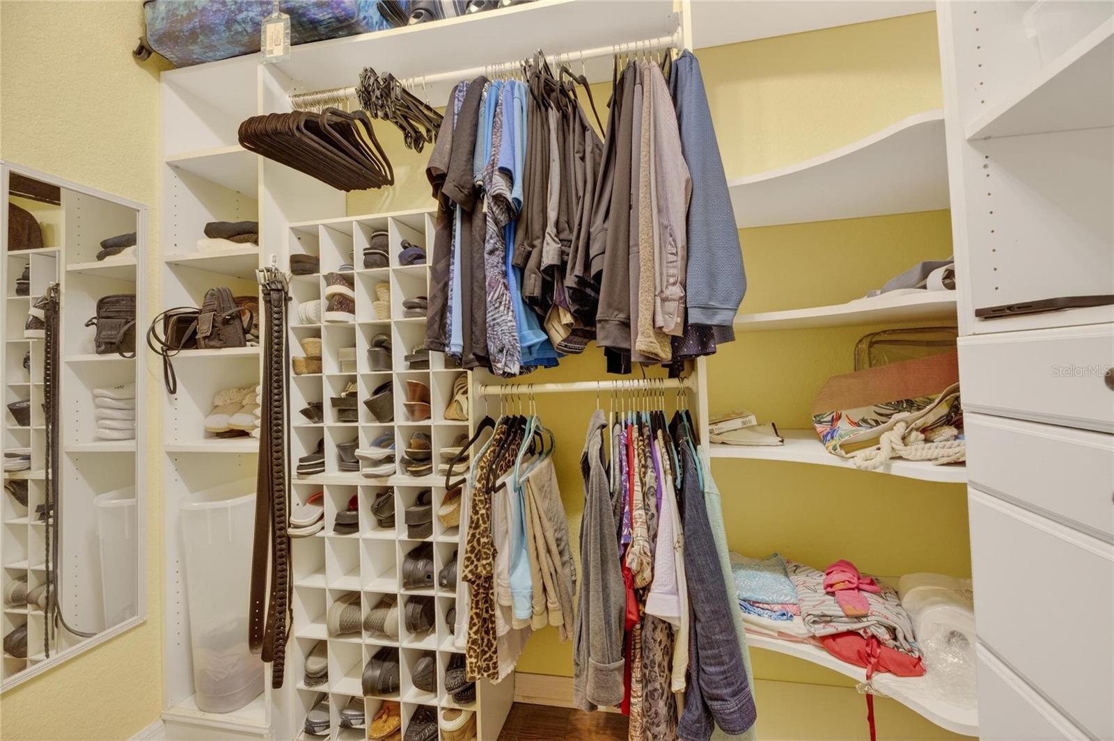 LYNDHURST CONDO - Residential