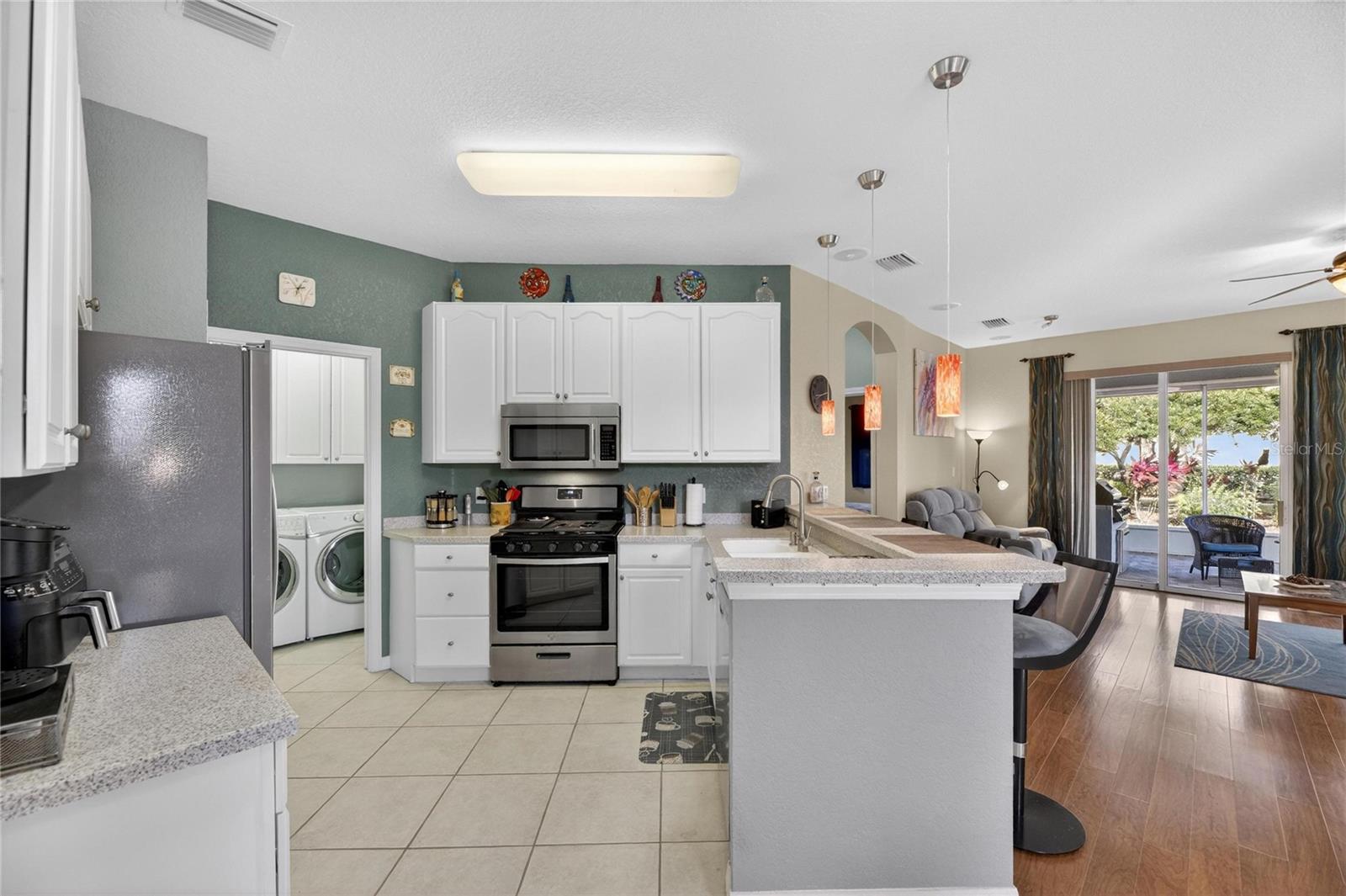 LYNDHURST CONDO - Residential