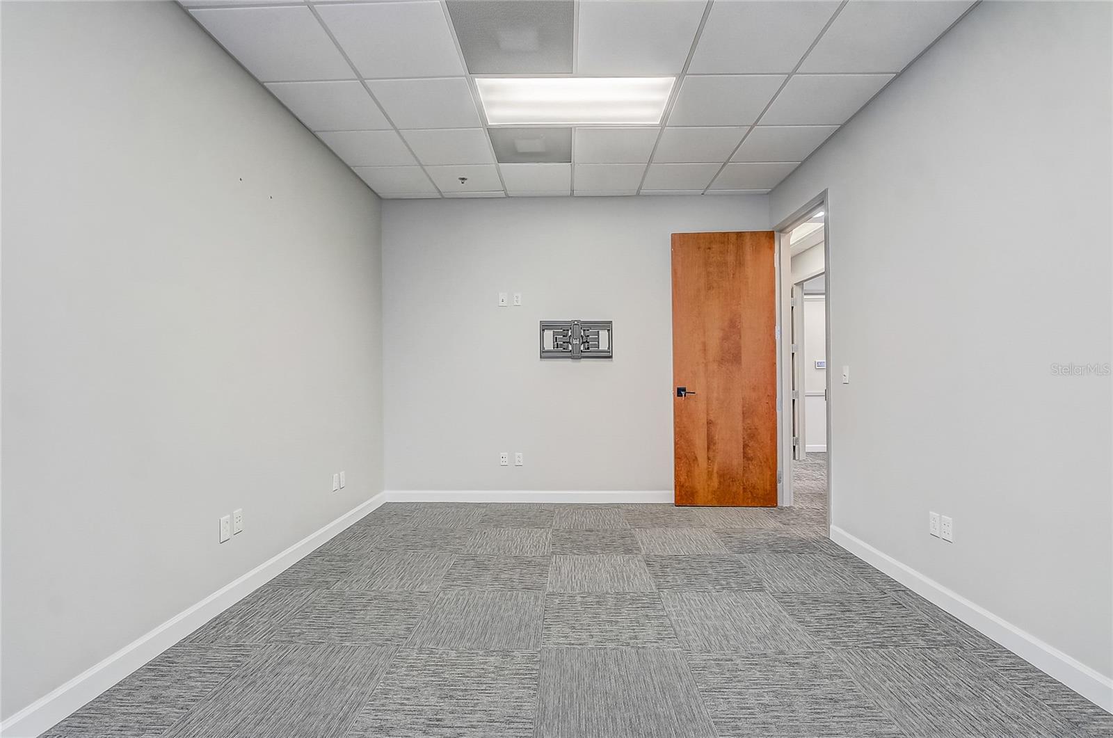 PLAZA NORTH TOWER COML CONDO - Commercial Lease