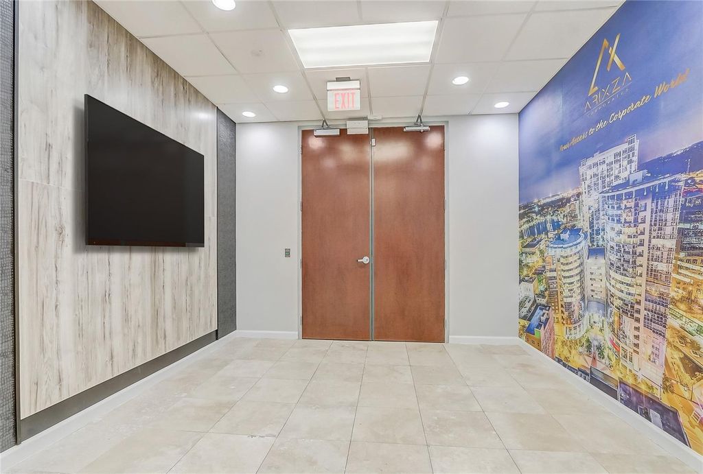 Photo of 121 S Orange Avenue #920, Orlando, FL 32801 (MLS # O6310289)