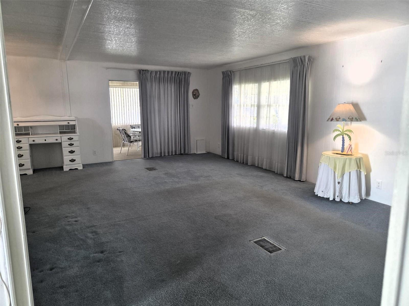 OAKWOOD MANOR - Residential