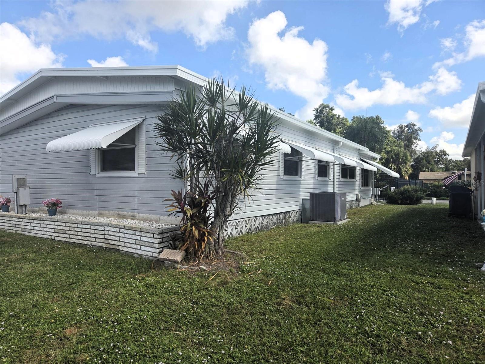 OAKWOOD MANOR - Residential