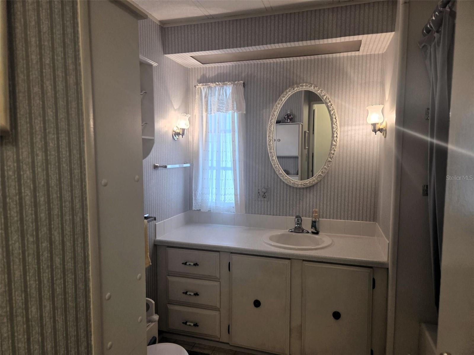 OAKWOOD MANOR - Residential