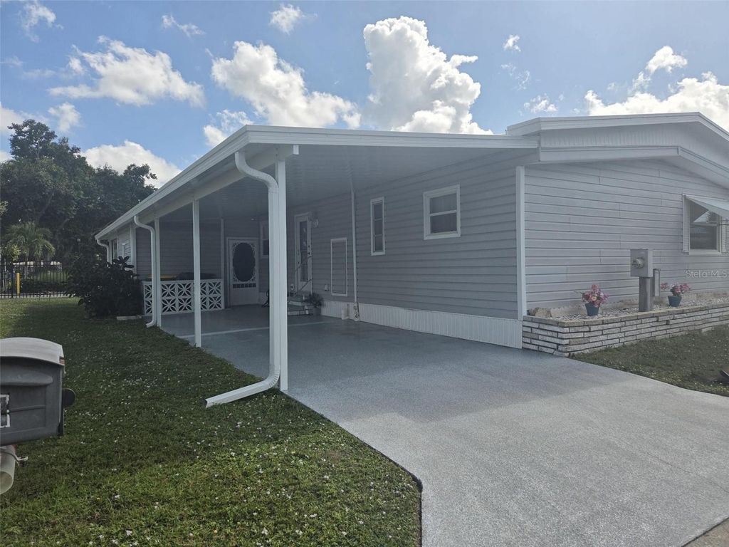 Photo of 7 White Oak Terrace, Sarasota, FL 34237 (MLS # A4670165)