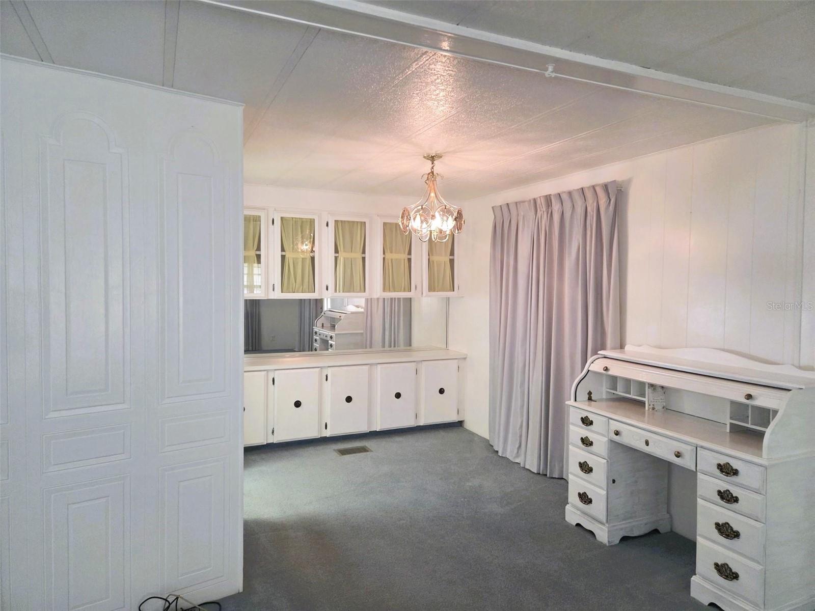 OAKWOOD MANOR - Residential