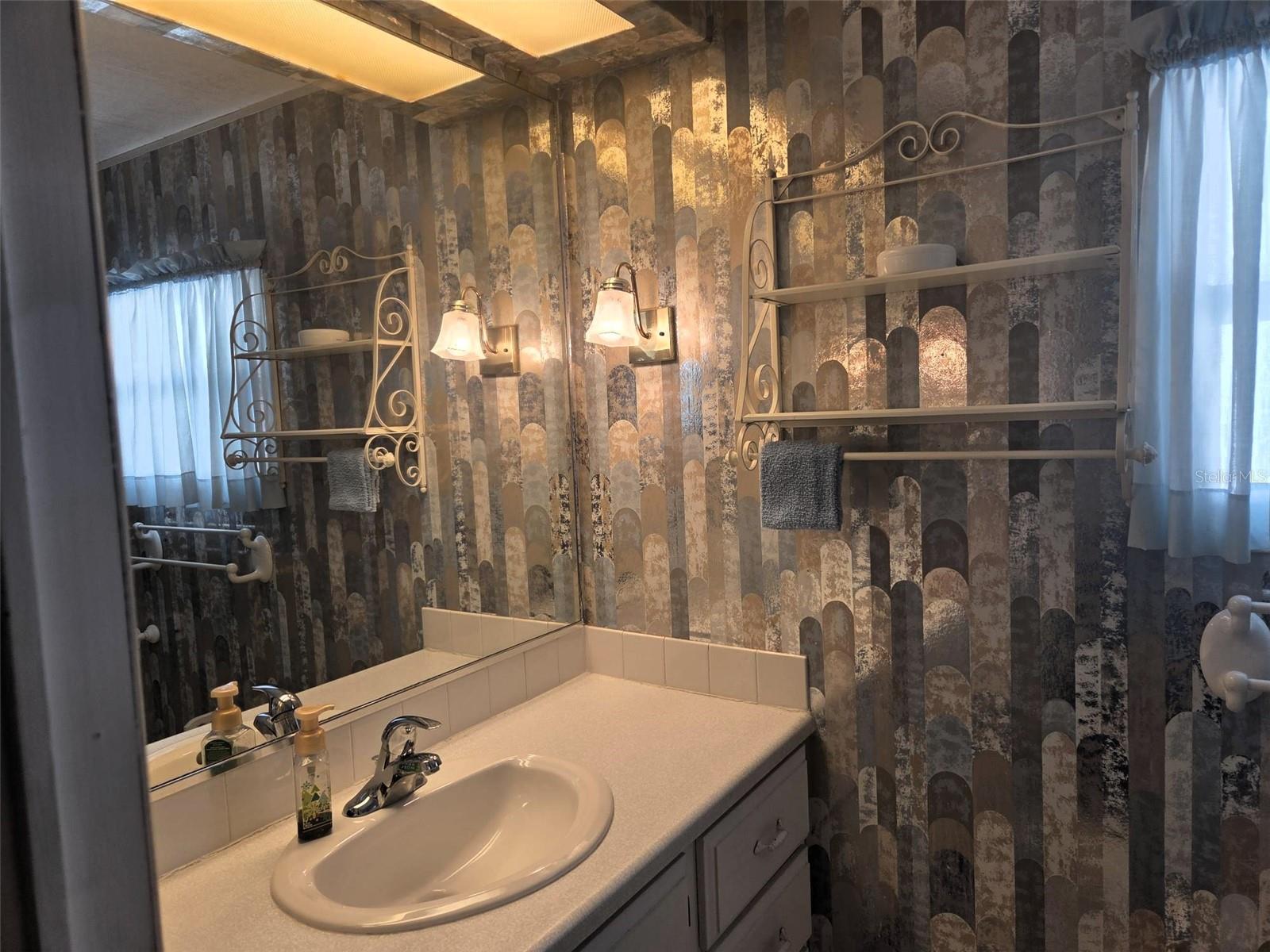 OAKWOOD MANOR - Residential