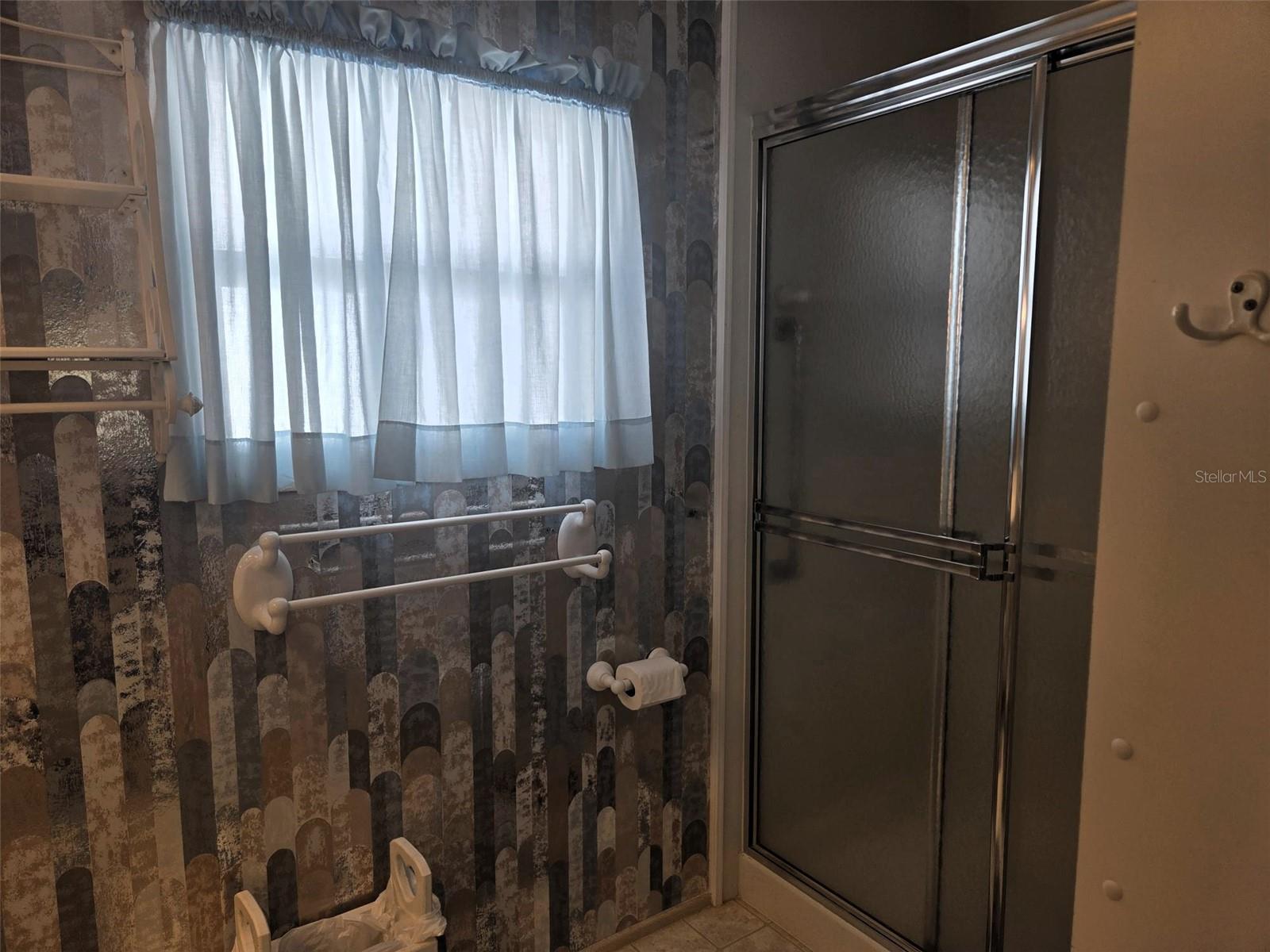 OAKWOOD MANOR - Residential