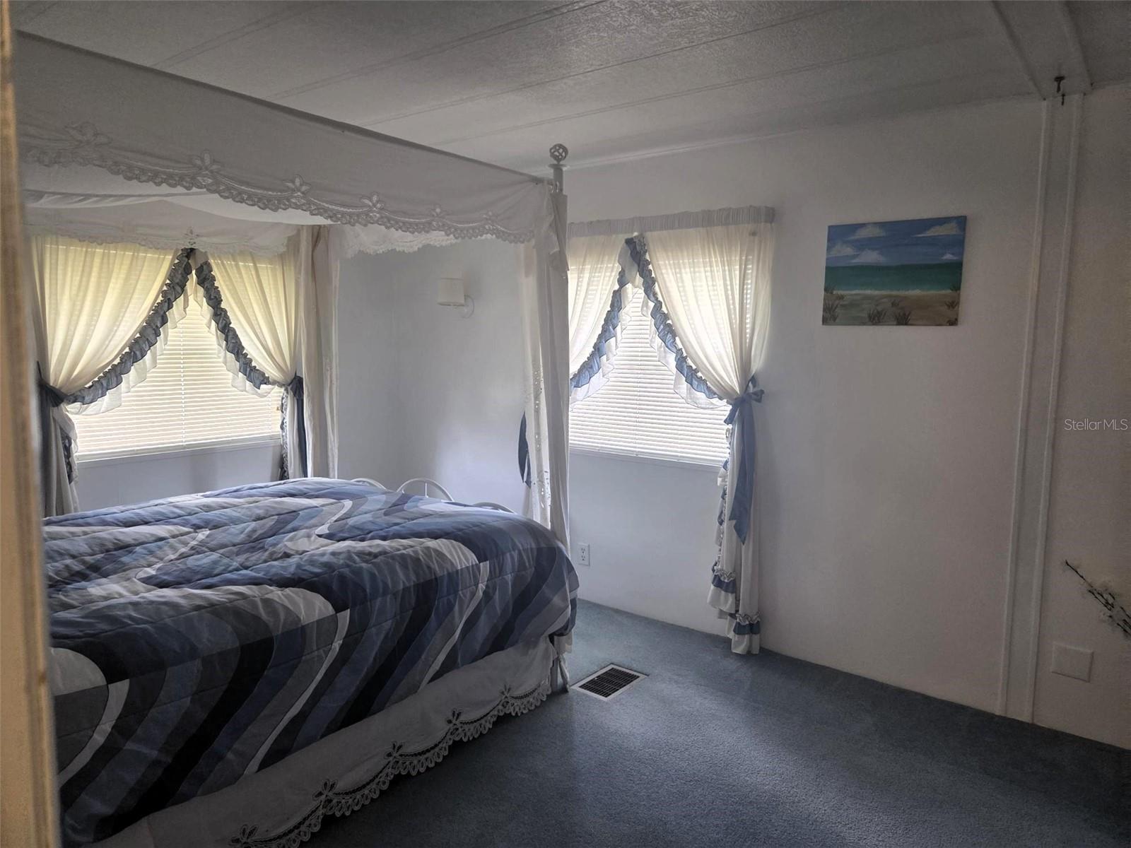 OAKWOOD MANOR - Residential