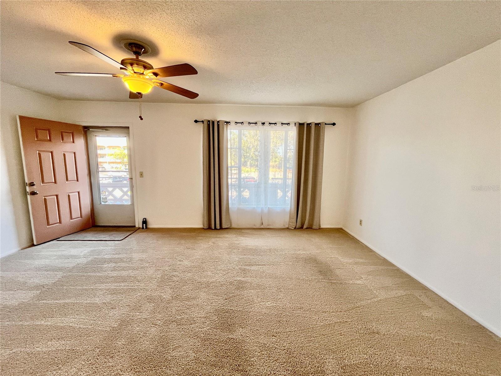 ON TOP OF THE WORLD - Residential