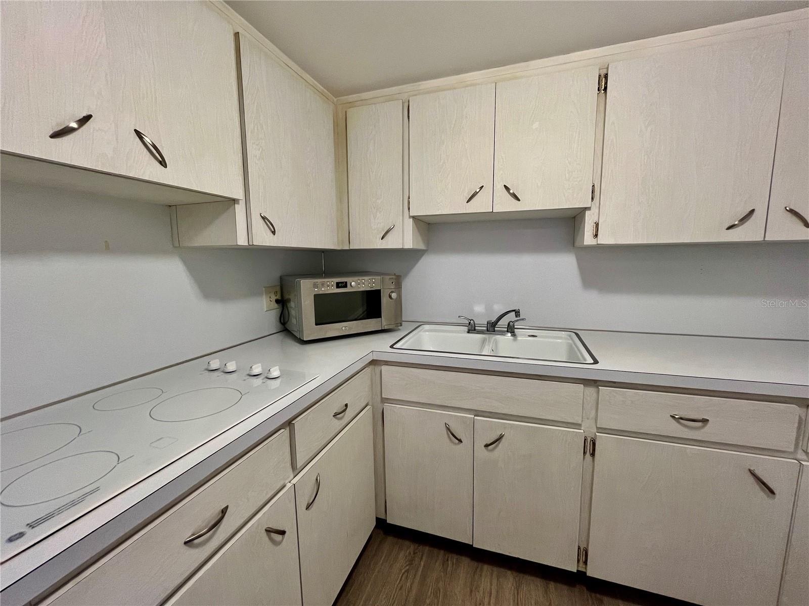 ON TOP OF THE WORLD - Residential