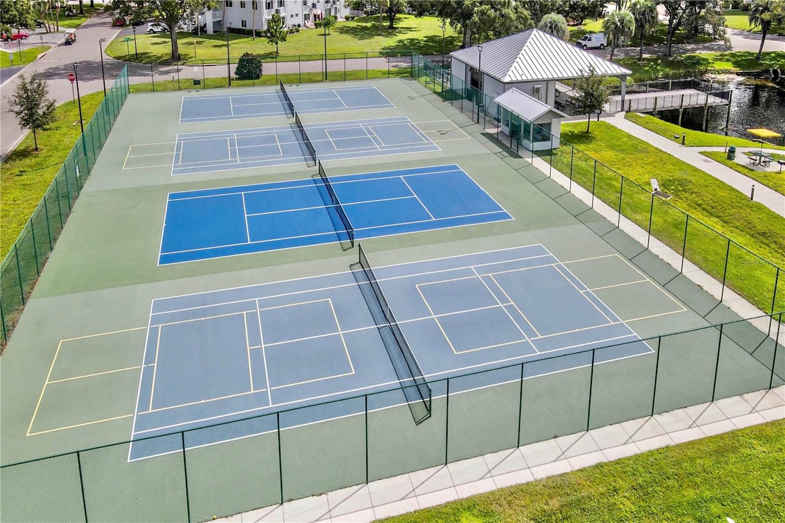 ON TOP OF THE WORLD - Residential