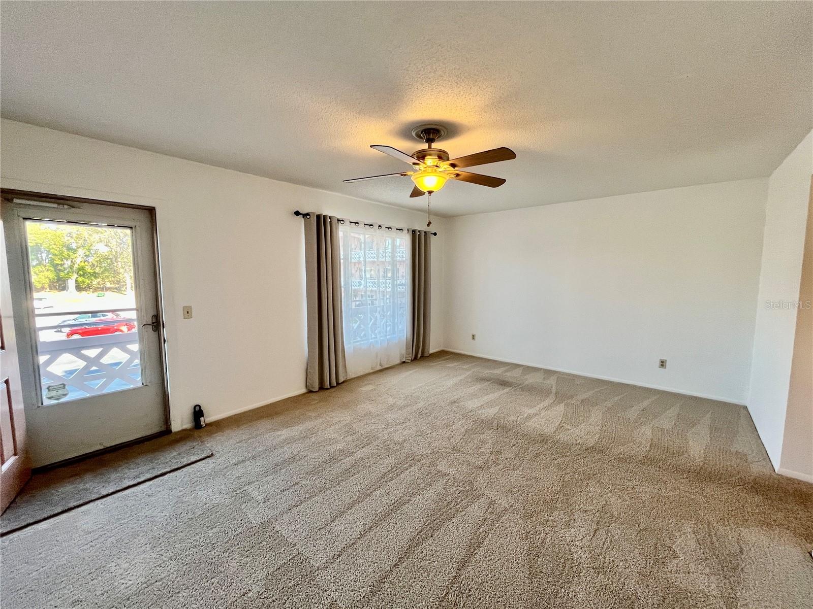 ON TOP OF THE WORLD - Residential