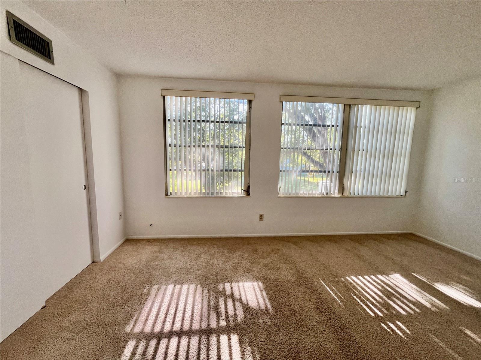 ON TOP OF THE WORLD - Residential