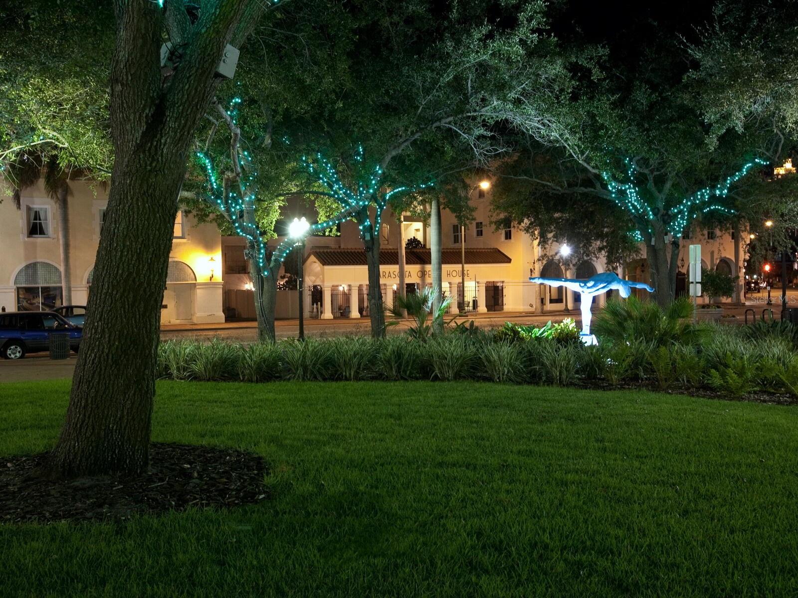 PLAZA AT 05 POINTS RESIDENCES - Residential