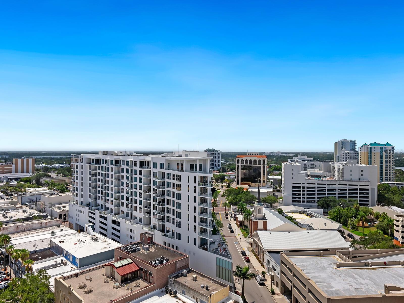 PLAZA AT 05 POINTS RESIDENCES - Residential
