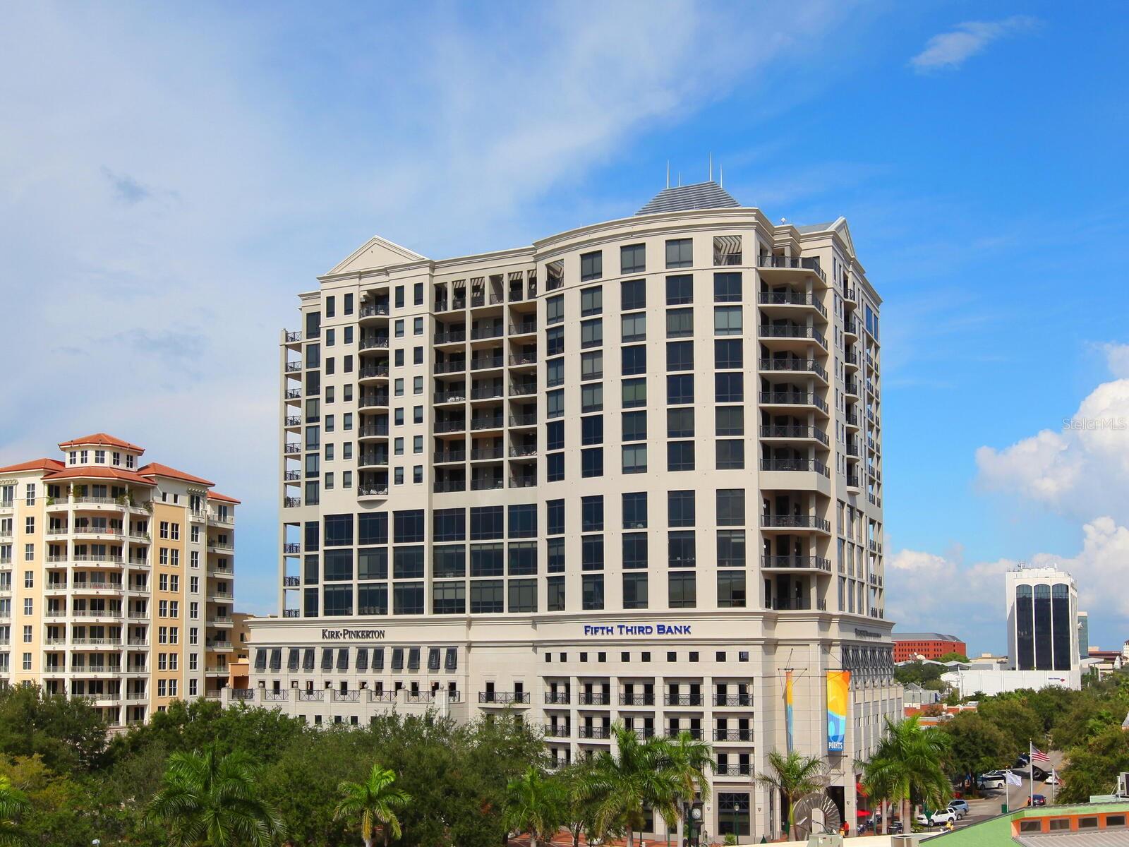 PLAZA AT 05 POINTS RESIDENCES - Residential