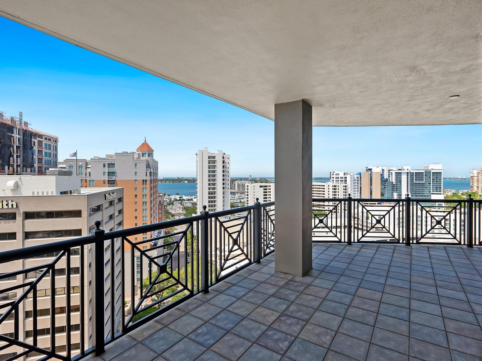 PLAZA AT 05 POINTS RESIDENCES - Residential