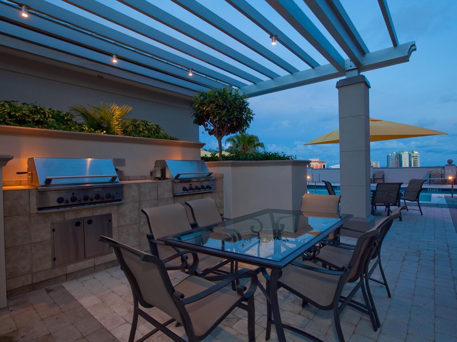 PLAZA AT 05 POINTS RESIDENCES - Residential