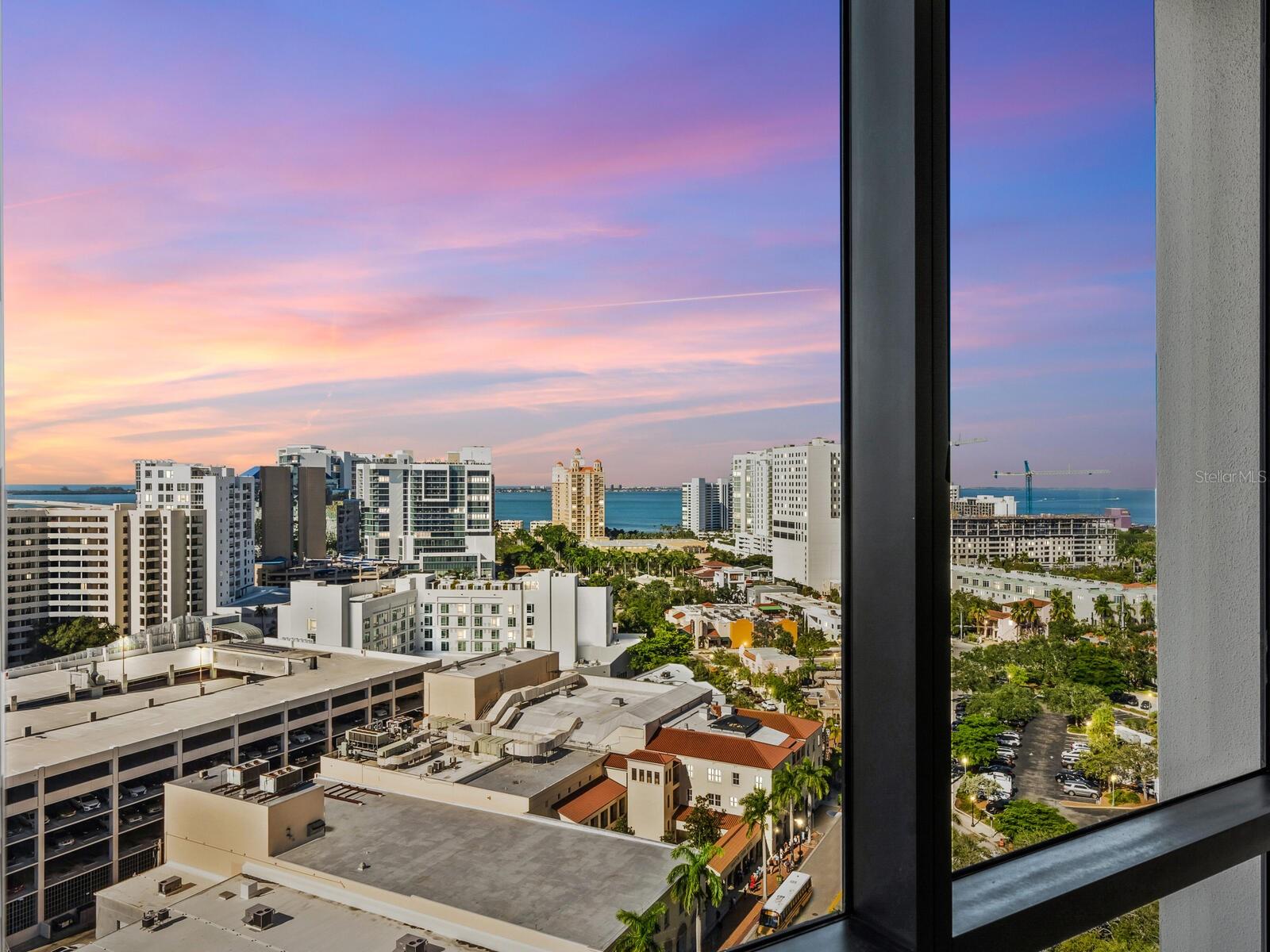 PLAZA AT 05 POINTS RESIDENCES - Residential