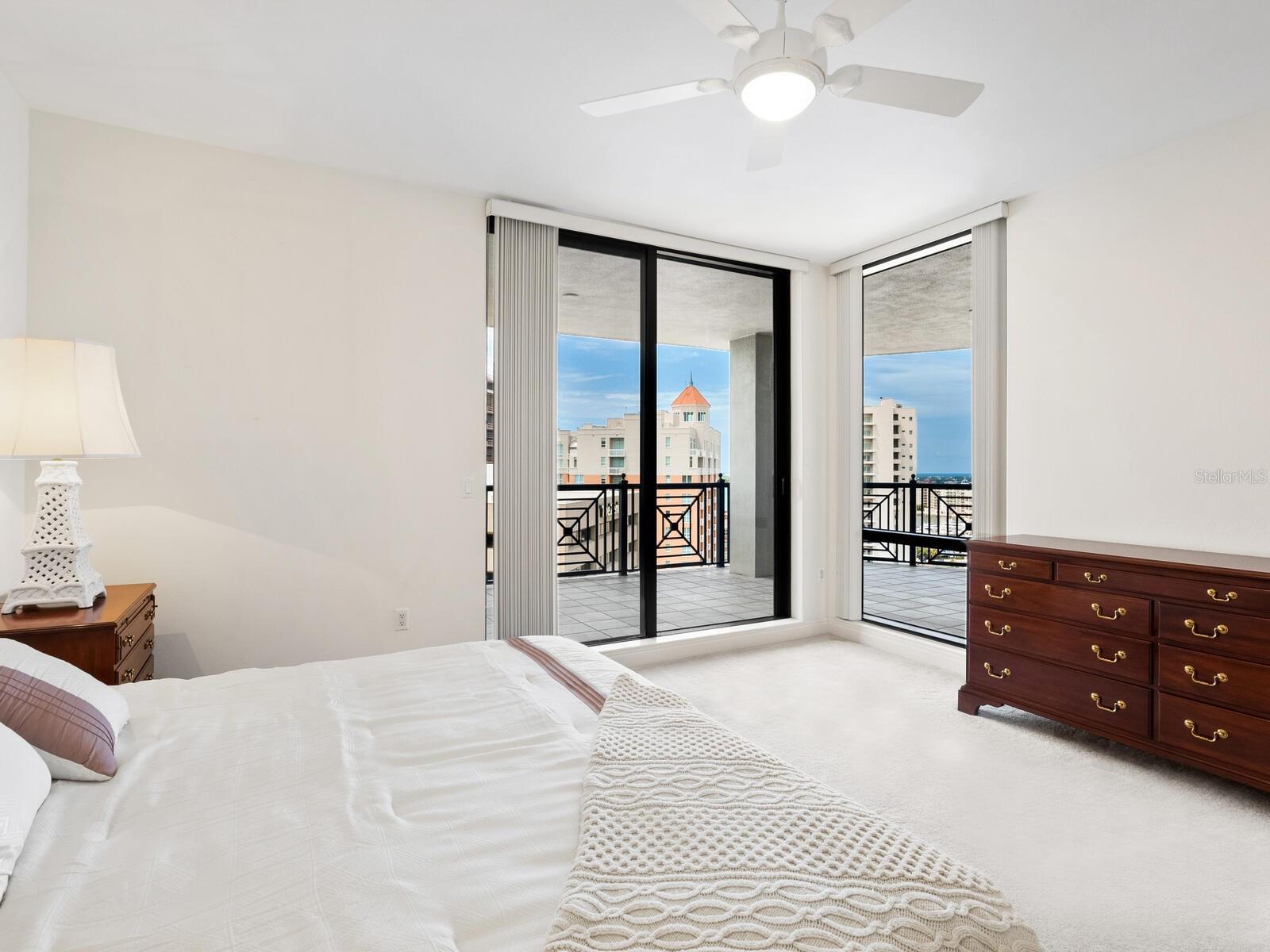 PLAZA AT 05 POINTS RESIDENCES - Residential