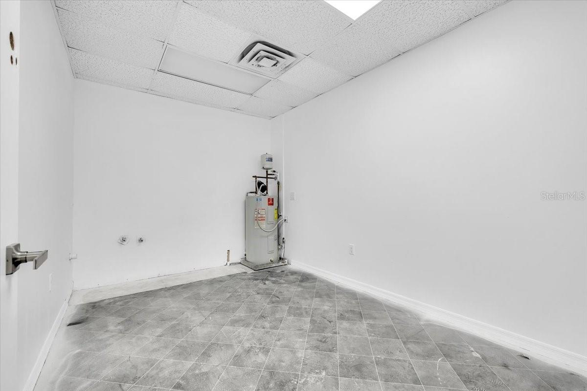 PROMENADES PROFESSIONAL CENTER - Commercial Sale