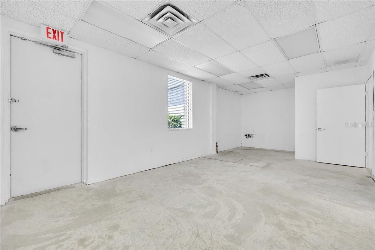PROMENADES PROFESSIONAL CENTER - Commercial Sale