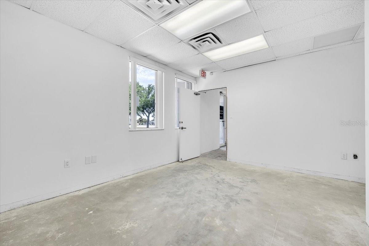PROMENADES PROFESSIONAL CENTER - Commercial Sale