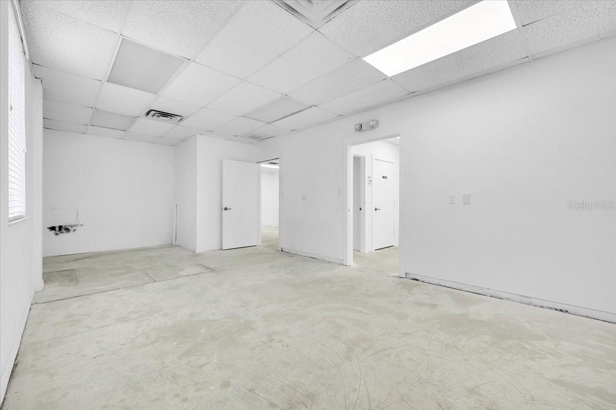 PROMENADES PROFESSIONAL CENTER - Commercial Sale