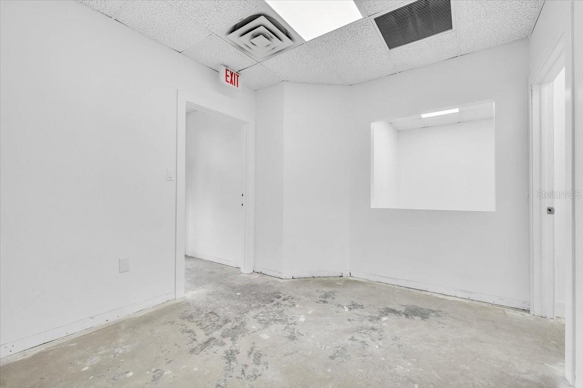 PROMENADES PROFESSIONAL CENTER - Commercial Sale