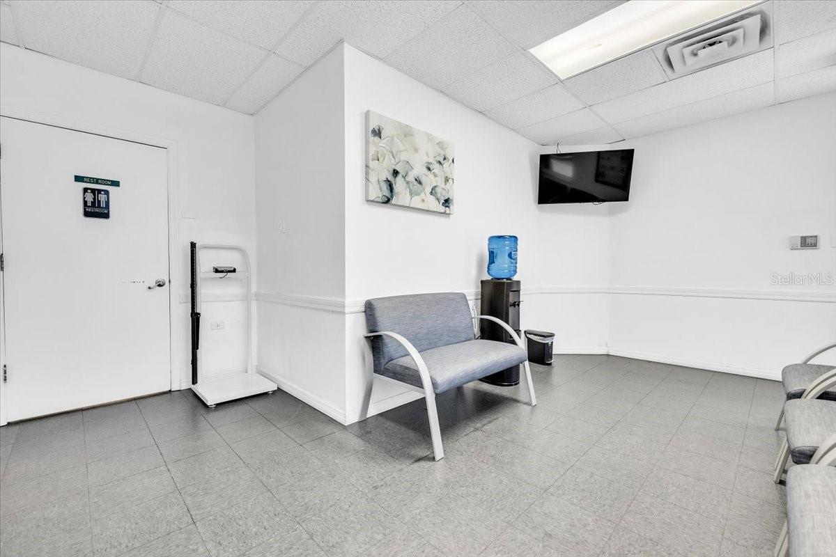 PROMENADES PROFESSIONAL CENTER - Commercial Sale