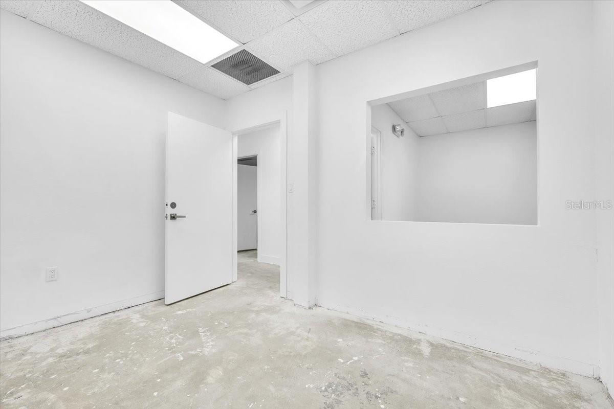 PROMENADES PROFESSIONAL CENTER - Commercial Sale