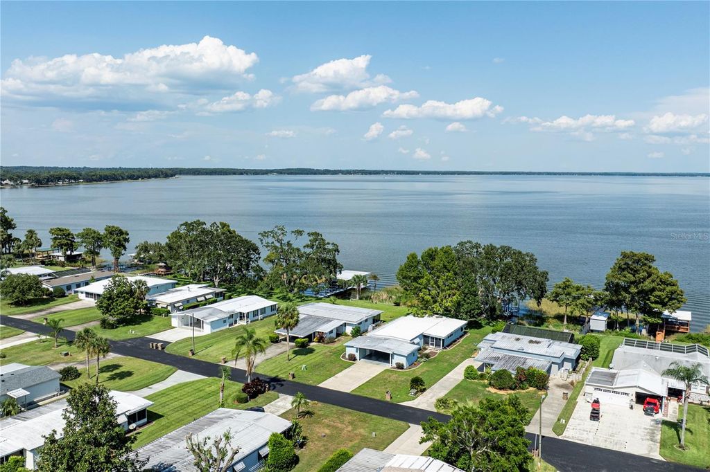 Photo of 34232 Island Drive, Leesburg, FL 34788 (MLS # G5104876)