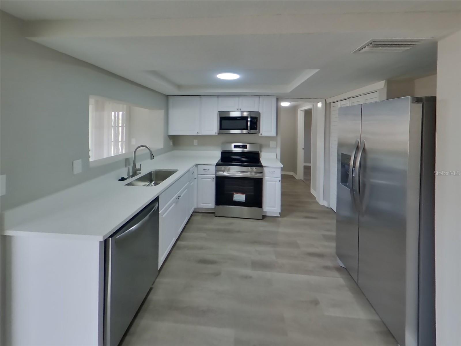 BEACON SQUARE - Residential Lease