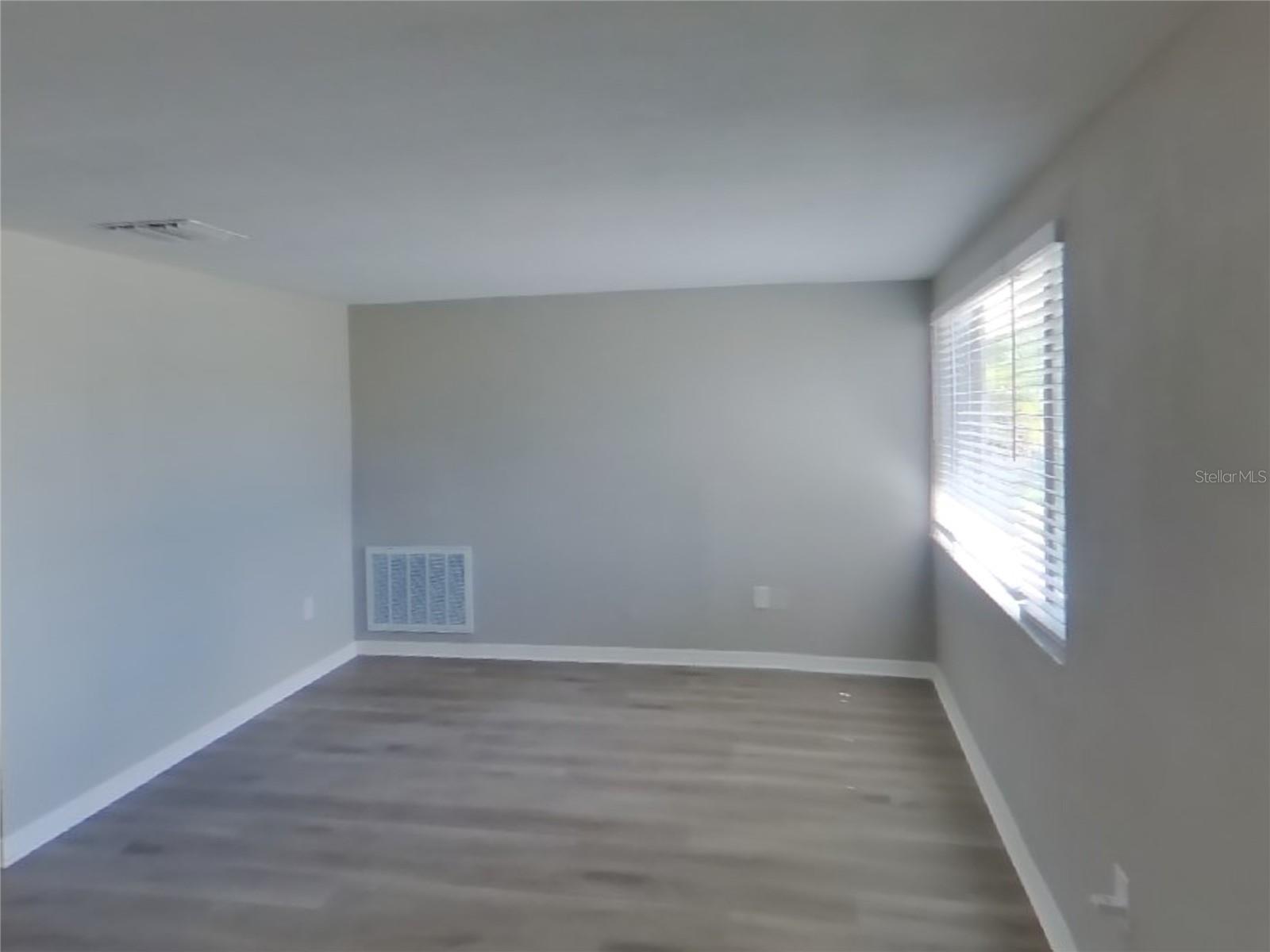 BEACON SQUARE - Residential Lease