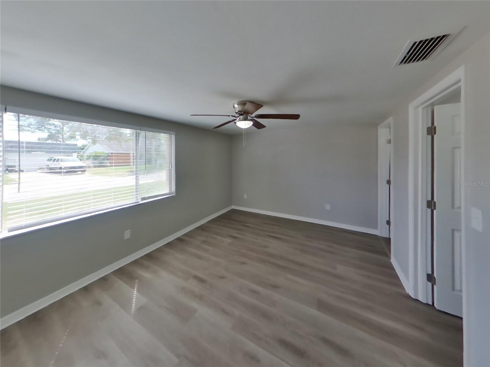 BEACON SQUARE - Residential Lease