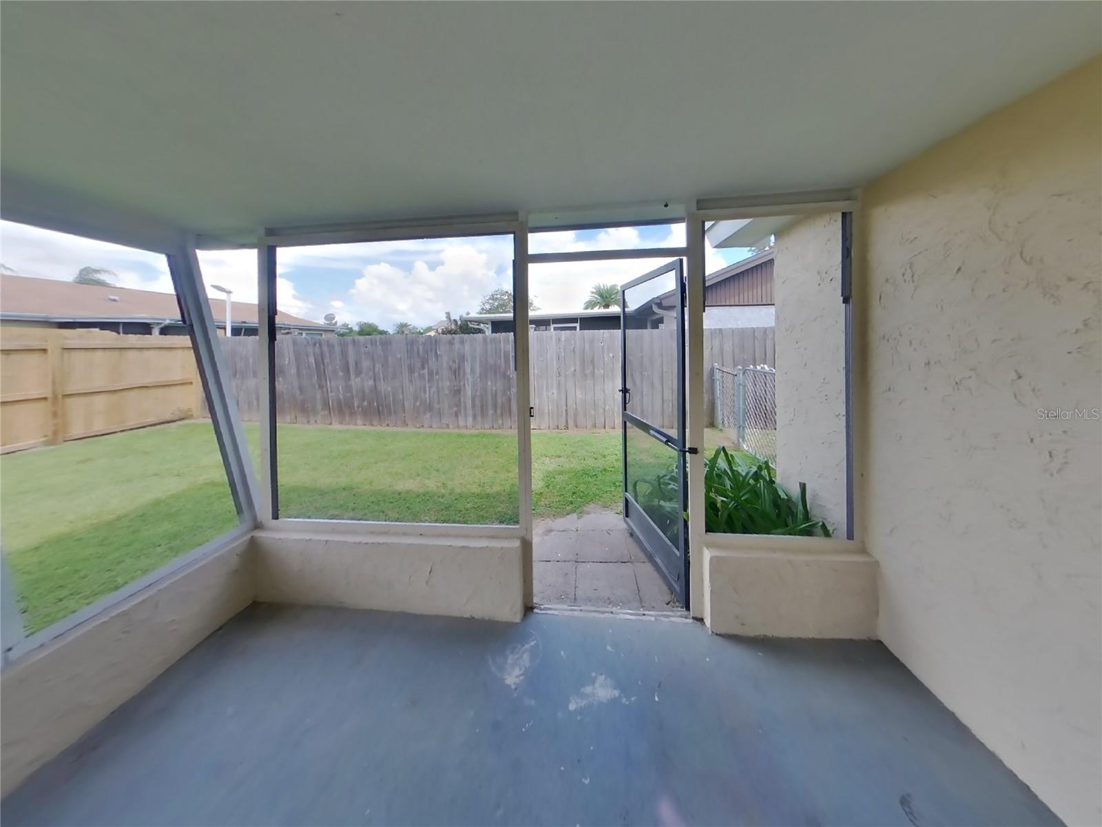 BEACON SQUARE - Residential Lease