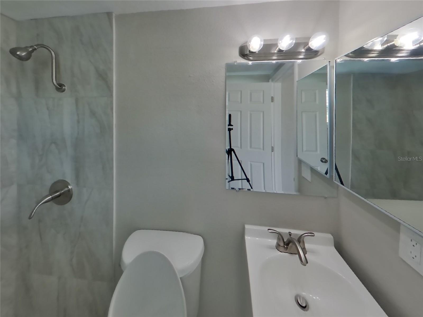 BEACON SQUARE - Residential Lease