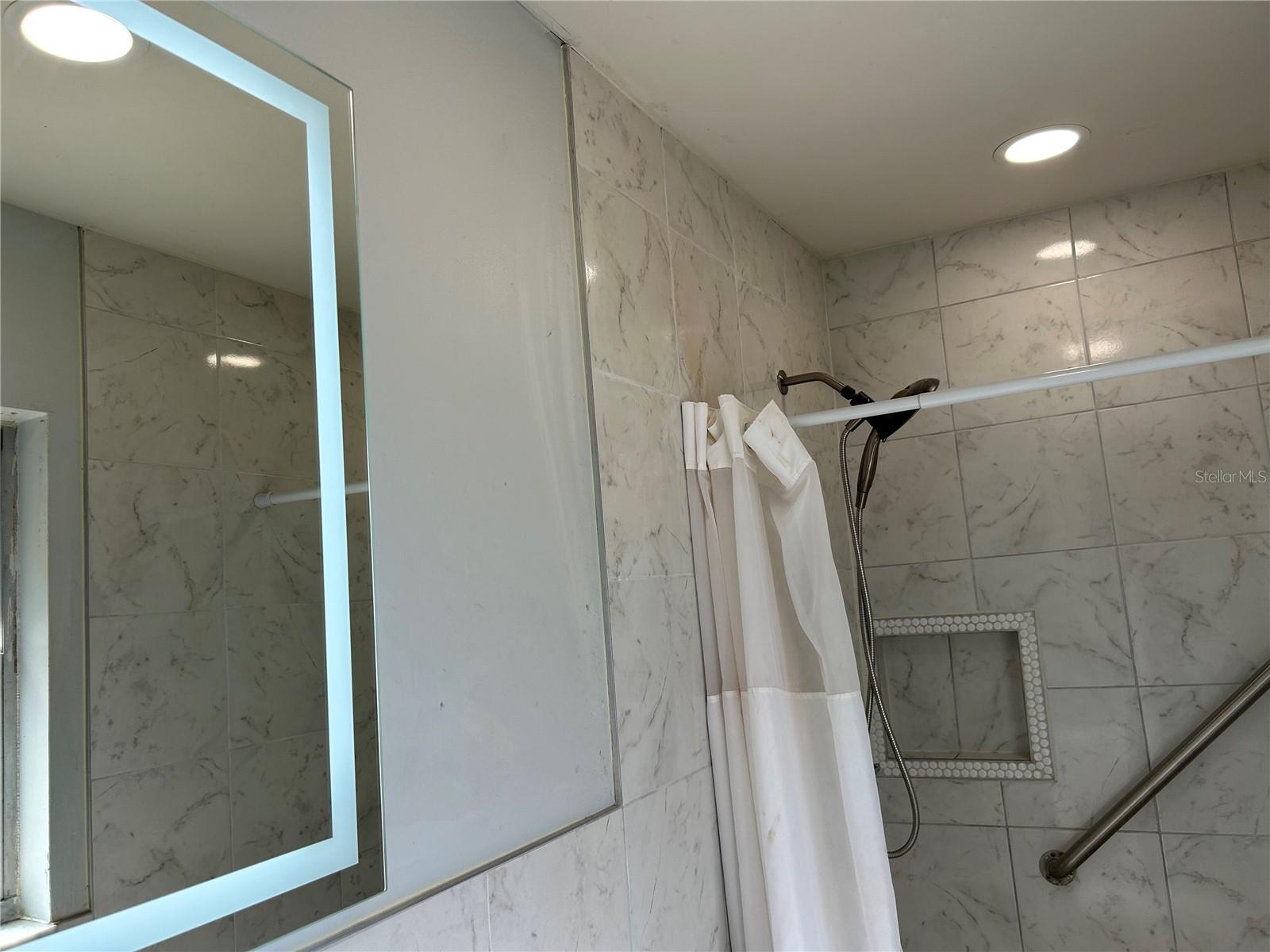 HIBISCUS PARK UN 1 - Residential