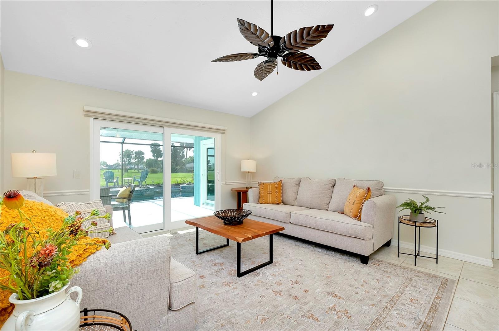 552 SILK OAK DRIVE