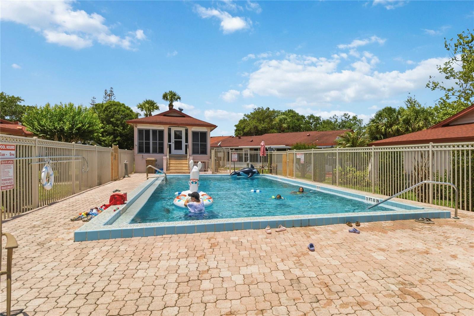 MARBRISA VILLAS - Residential