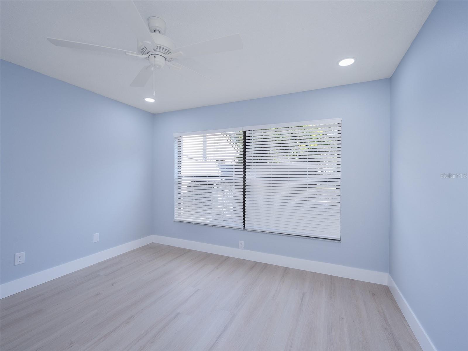 LAKE OF THE WOODS SEC 08 TWNHS - Residential