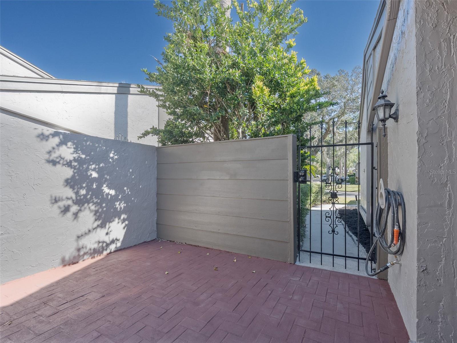 LAKE OF THE WOODS SEC 08 TWNHS - Residential