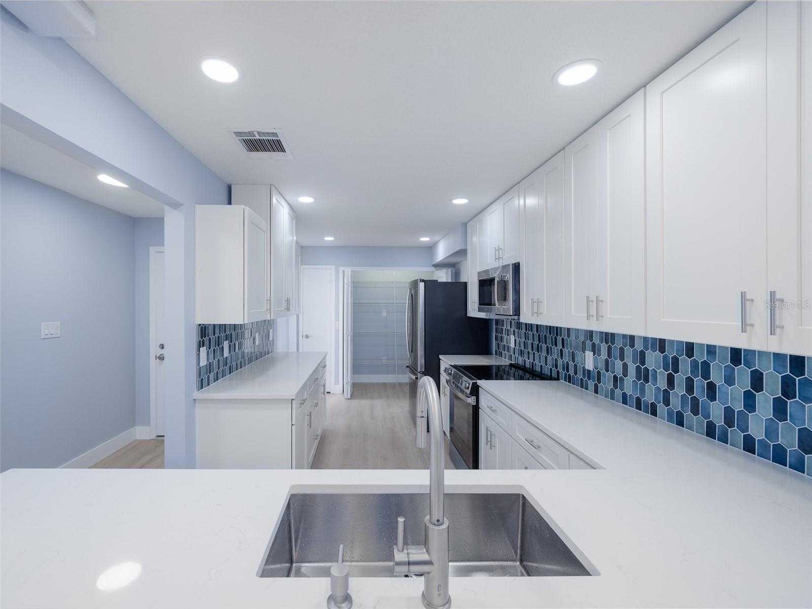 LAKE OF THE WOODS SEC 08 TWNHS - Residential