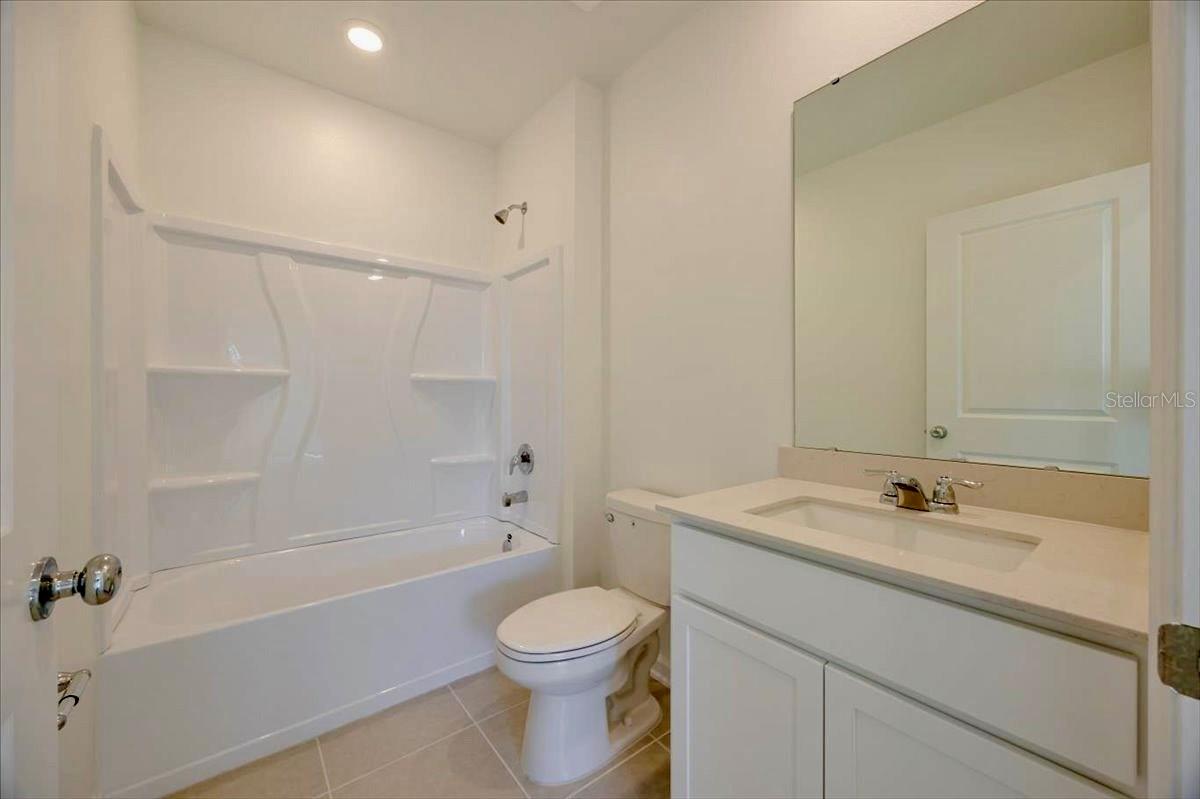 HUNT CLUB AT LAKE WALES PHASE1 - Residential Lease