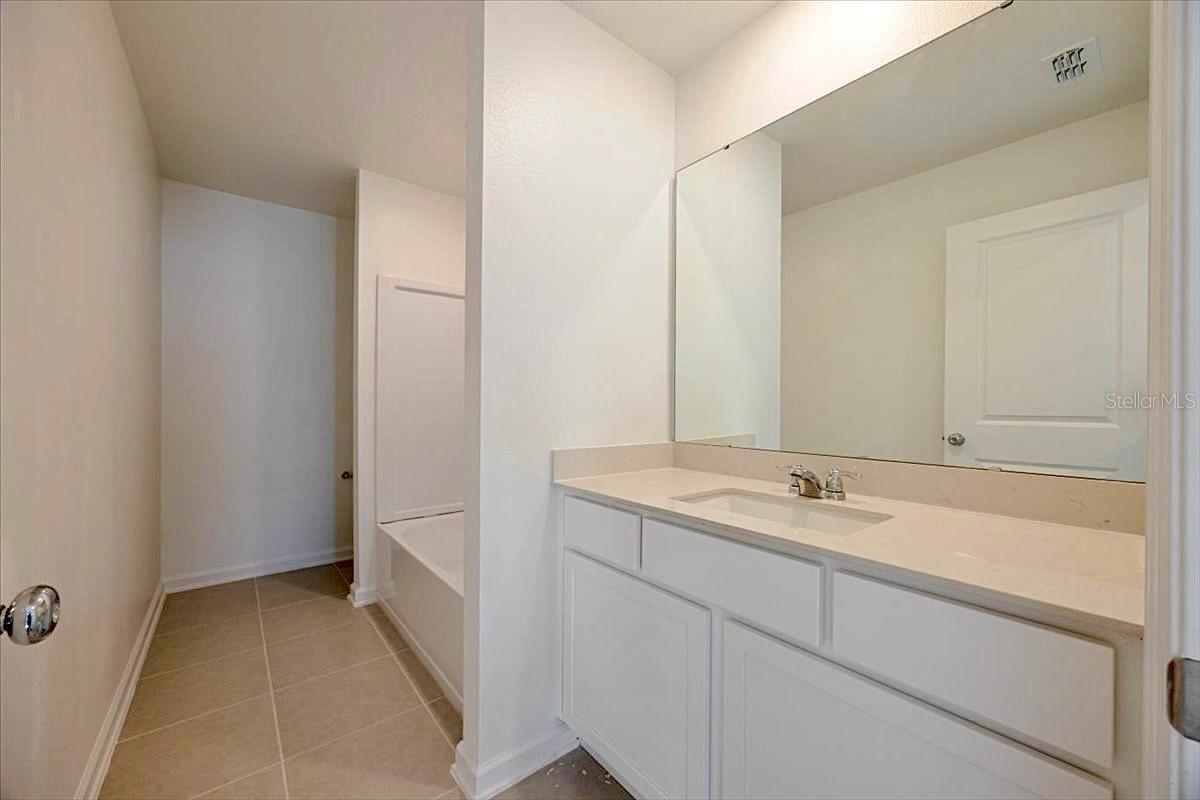 HUNT CLUB AT LAKE WALES PHASE1 - Residential Lease