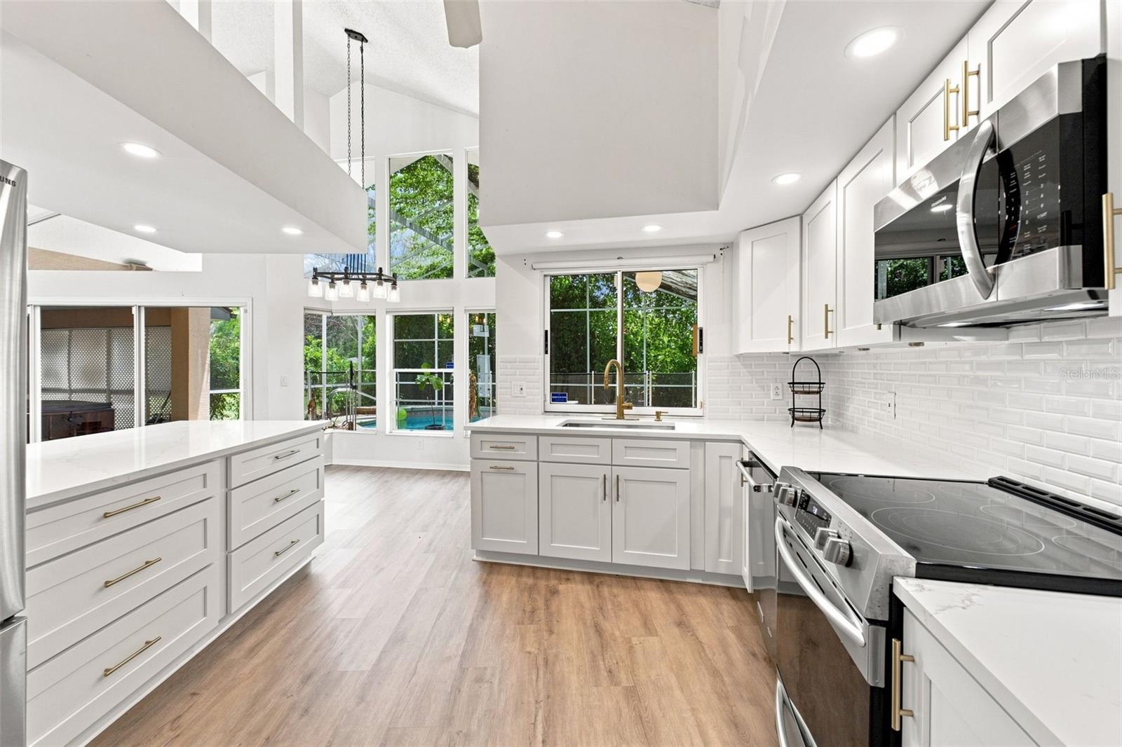 13513 WOODSIDE DRIVE